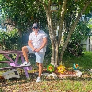 Meet your Posher, Luis a.